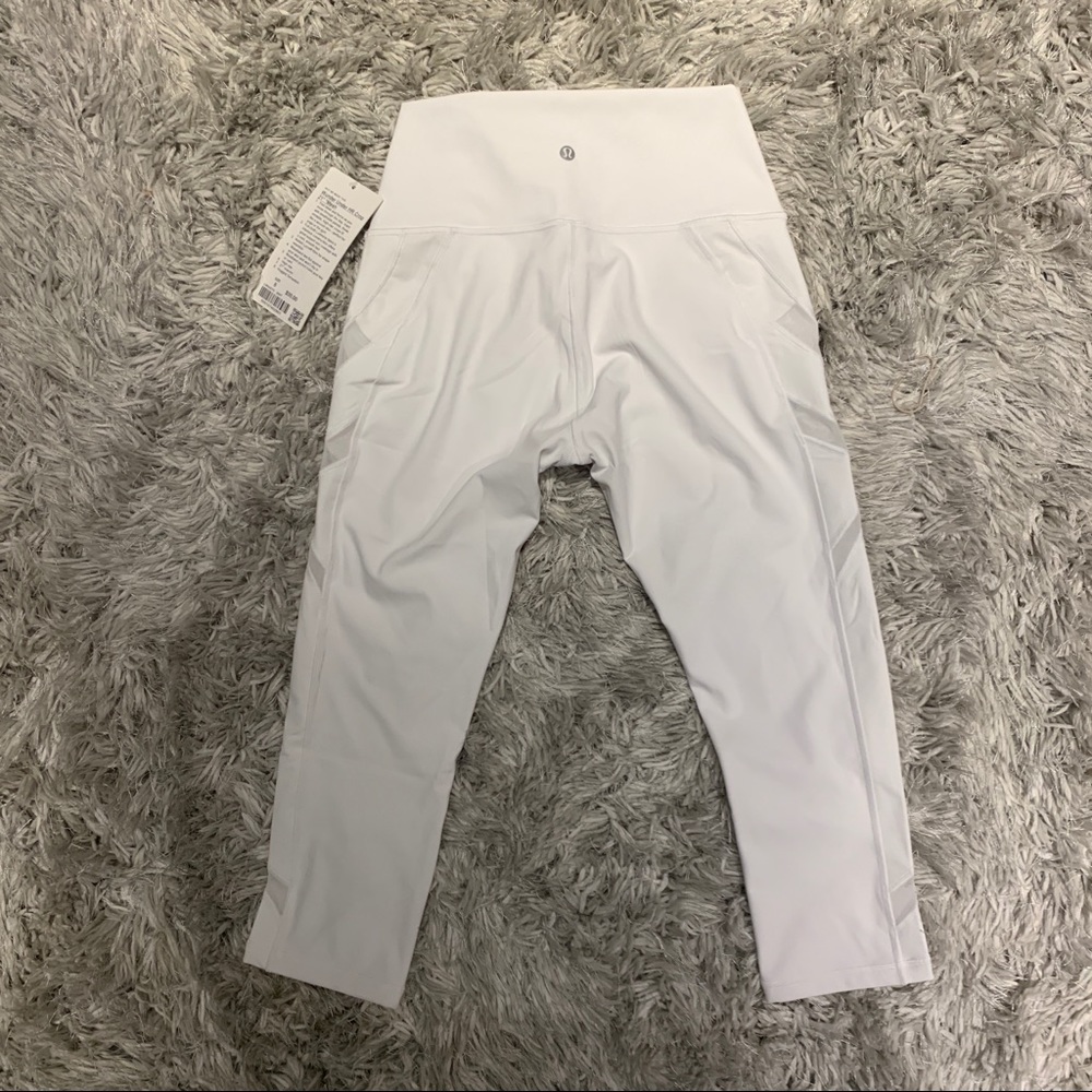 Lululemon NWT wunder under - Picture 6 of 6